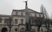 Pałac Habsburgów i Pomnik Ku Czci Legionistów Śląskich Poległych za Polskę