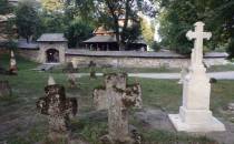 Radruż - widok na cmentarz i cerkiew