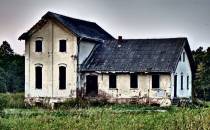Huta Kryształowa - budynek starej gorzelni