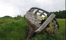 Stara łódź na skraju Rewy