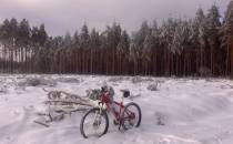Śnieg tak głęboki że rower stał bez stopki