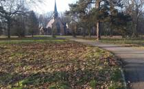 Kościółek w parku